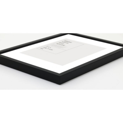 Black frame in wood 21x30cm