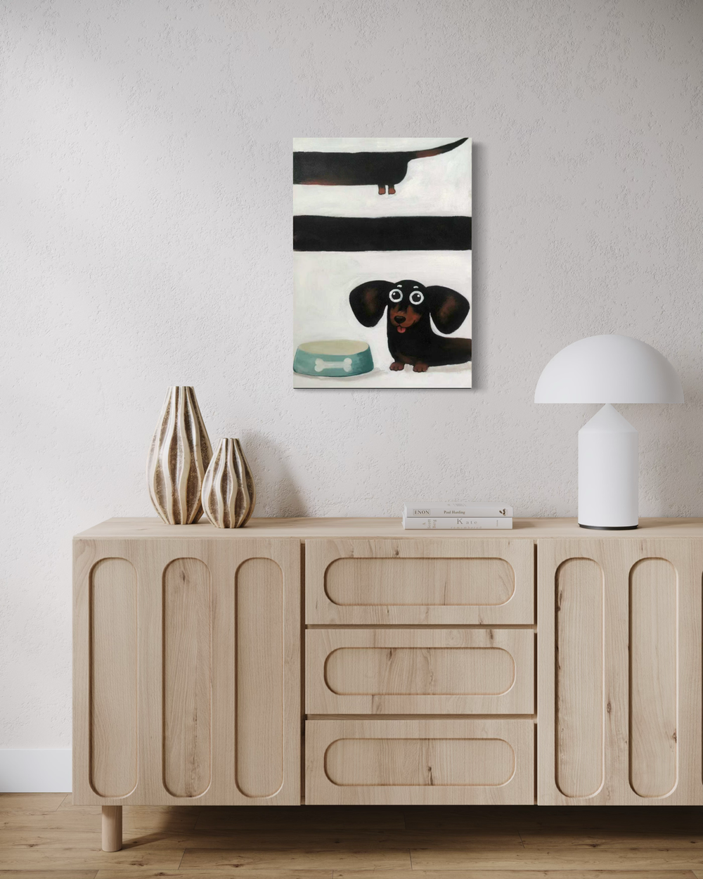 Ręcznie malowany obraz czarnego jamnika z dużymi oczami siedzącego obok miski w minimalistycznym stylu.