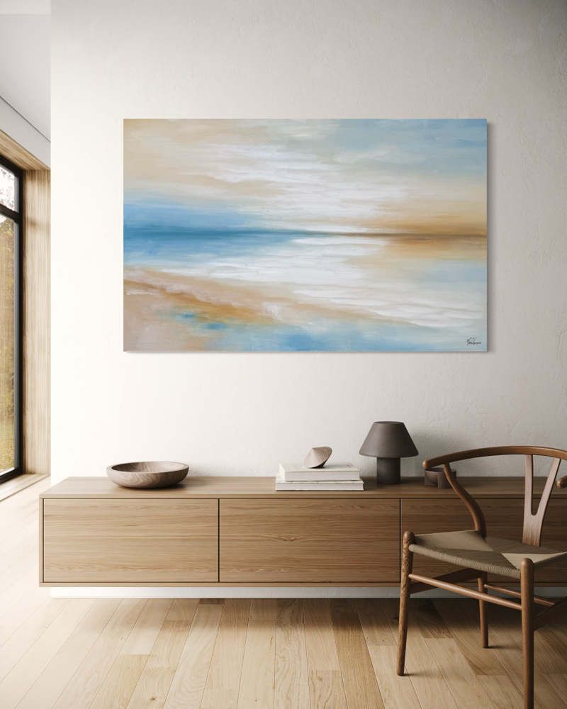 Ręcznie malowany obraz Serene 140x90 cm z abstrakcyjnym motywem inspirowanym morzem i horyzontem, w delikatnych odcieniach turkusu, błękitu, piaskowego beżu i żółci.
